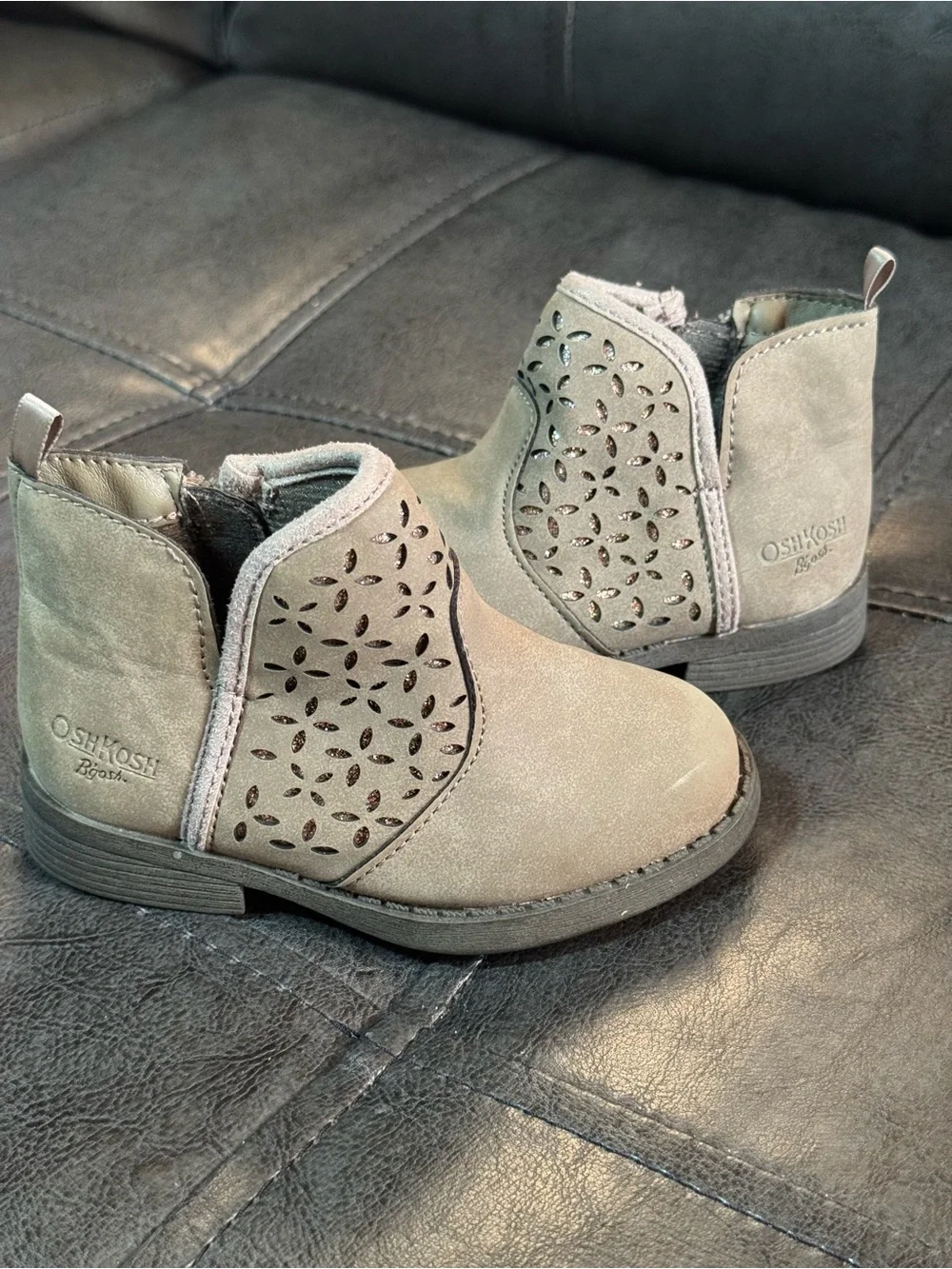 OshKosh B'gosh Toddler Tan Cutout Chelsea Boots
